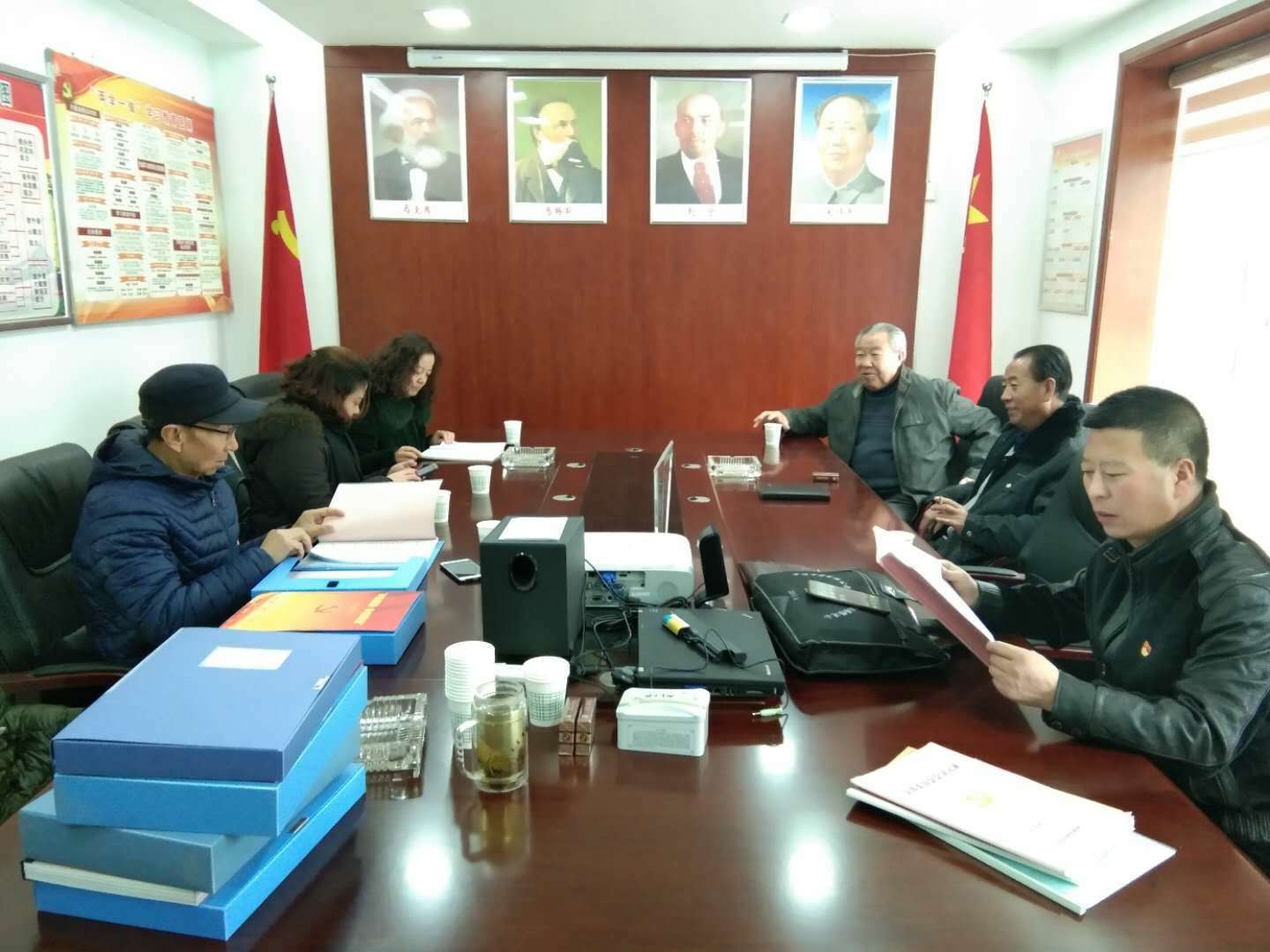 ���ؽ�Թ����Ǽ��ǹ���ҵ����֯��չ���㵳��������̸����