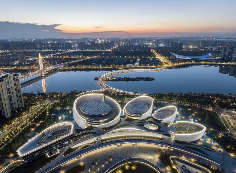  ��̨�糡�����Գ�Ϊ