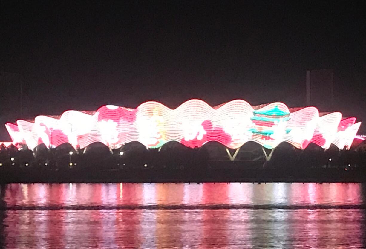 ҹɫ�еİ�������