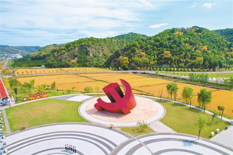 �Ӱ������嵳�չ㳡